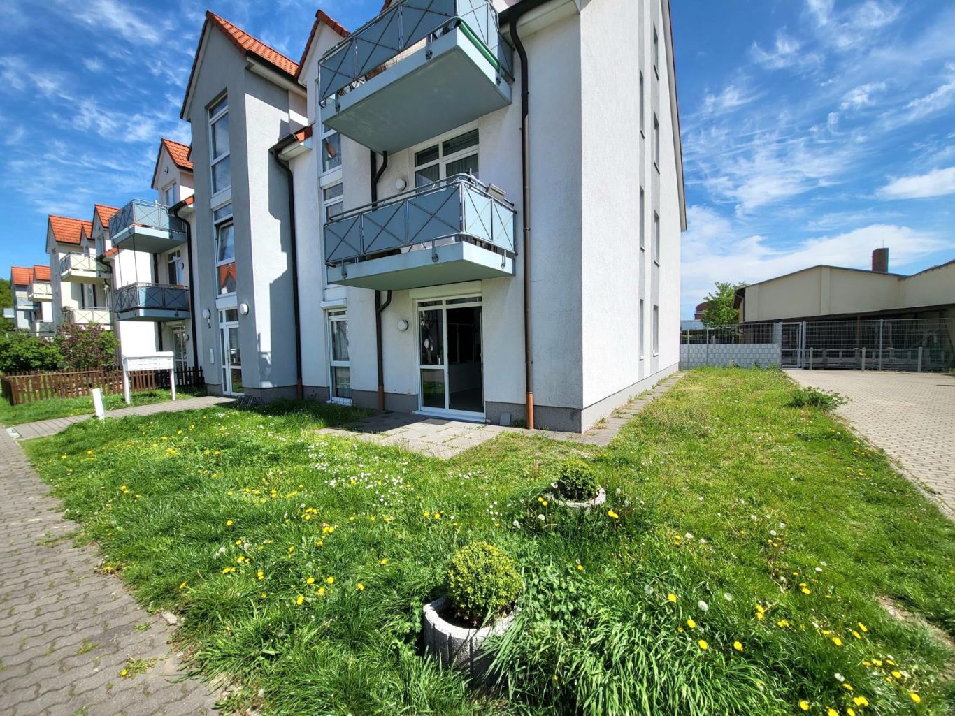 2. TERRASSE UND GARTEN - MÖBLIERTE WOHNUNG MIETEN OSCHERSLEBEN (BODE) - MAGDEBURGER BÖRDE