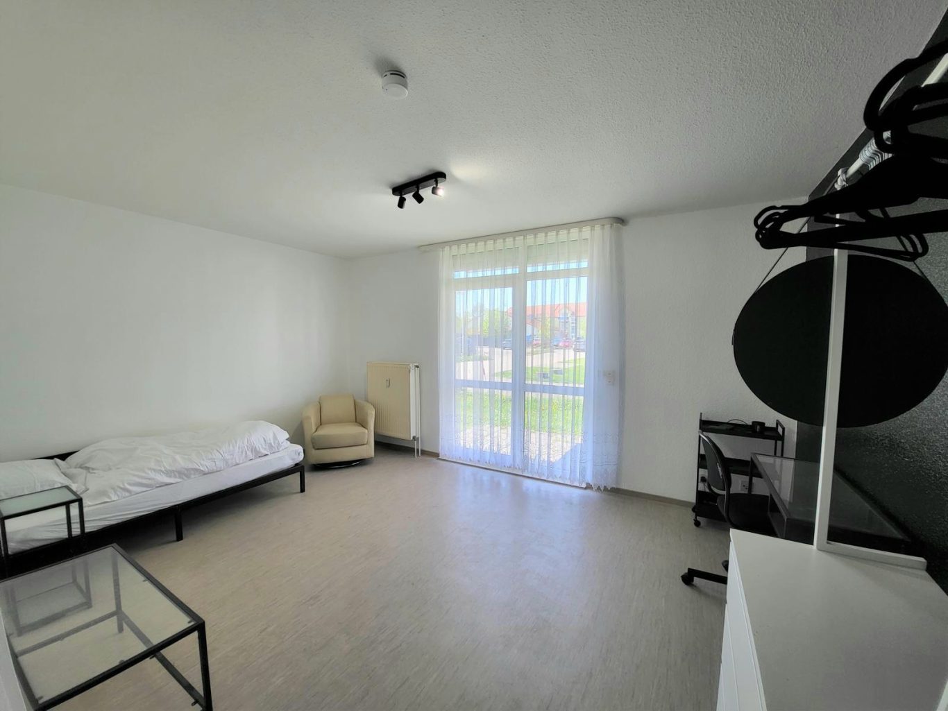 ZIMMER 3 - MÖBLIERTE WOHNUNG MIETEN OSCHERSLEBEN (BODE) - MAGDEBURGER BÖRDE